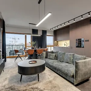 Nadmotlawie Estate Gym, Sauna & Parking By Downtown Apartmán